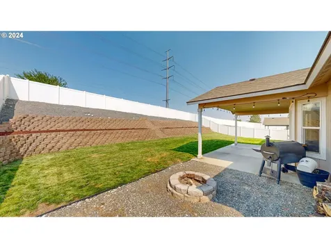 2614 Curlew Street Umatilla OR 97882