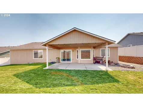 2614 Curlew Street Umatilla OR 97882