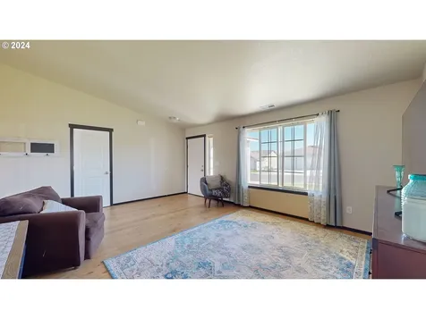 2614 Curlew Street Umatilla OR 97882