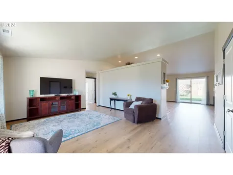 2614 Curlew Street Umatilla OR 97882