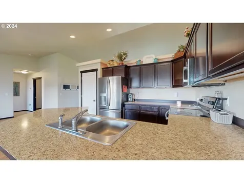 2614 Curlew Street Umatilla OR 97882