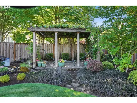 11060 SW Byrom Terrace Tualatin OR 97062