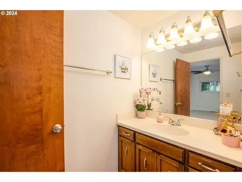 644 Pool Street Eugene OR 97401