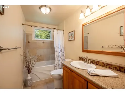 644 Pool Street Eugene OR 97401