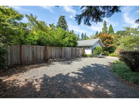 644 Pool Street Eugene OR 97401