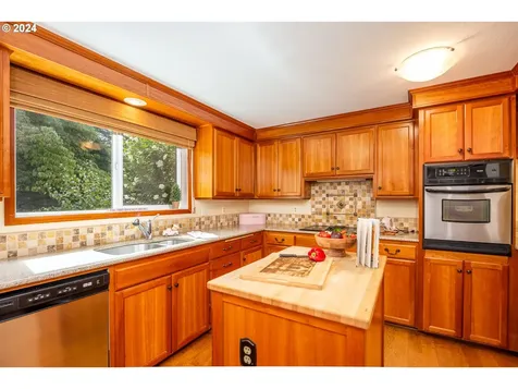 644 Pool Street Eugene OR 97401