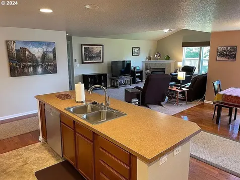 170 11th Street Jefferson OR 97352
