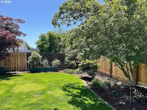 170 11th Street Jefferson OR 97352