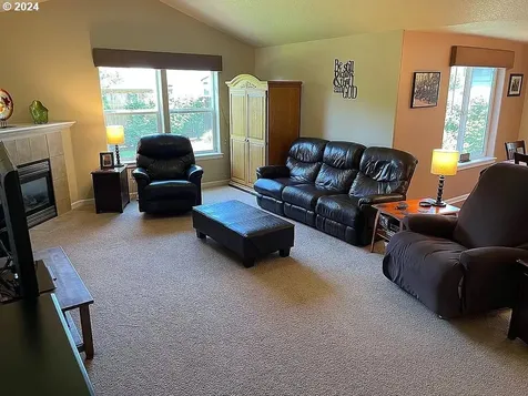 170 11th Street Jefferson OR 97352