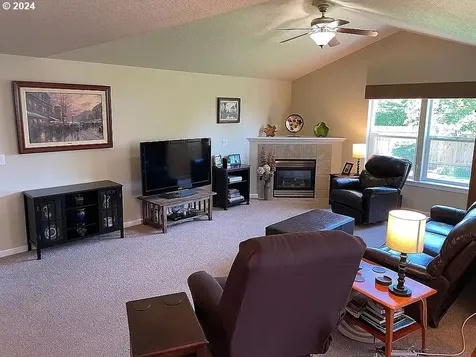 170 11th Street Jefferson OR 97352