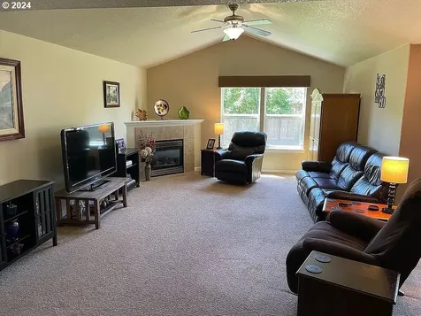 170 11th Street Jefferson OR 97352