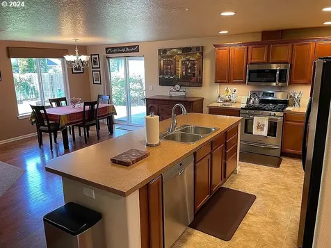 170 11th Street Jefferson OR 97352