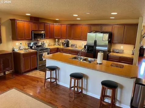 170 11th Street Jefferson OR 97352