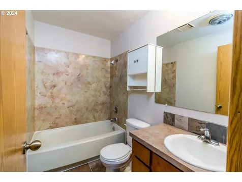 712 SE Russell Street Camas WA 98607