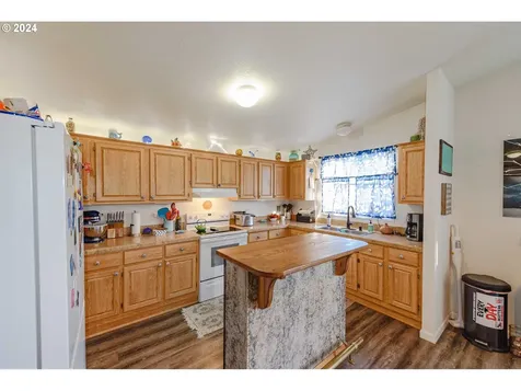 1080 Kentucky Avenue Coos Bay OR 97420
