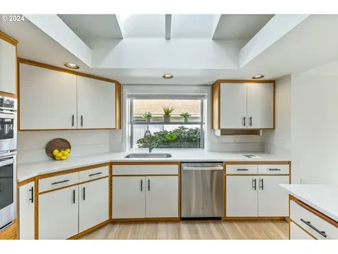 2214 NE 158th Avenue Portland OR 97230