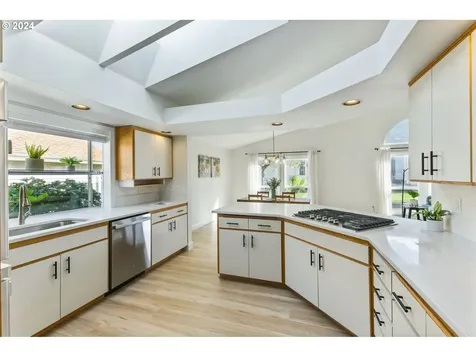 2214 NE 158th Avenue Portland OR 97230