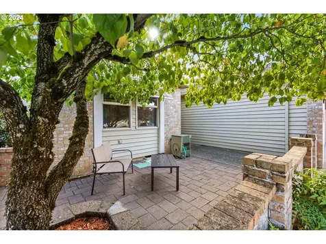 2214 NE 158th Avenue Portland OR 97230