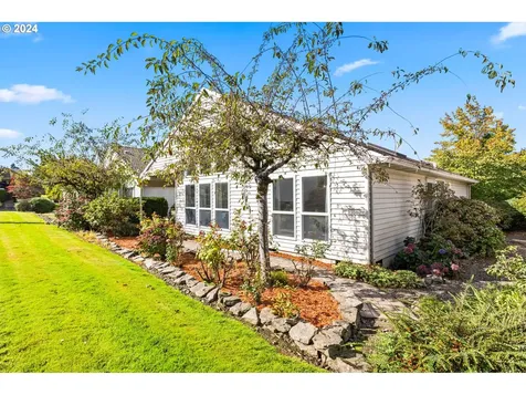 2214 NE 158th Avenue Portland OR 97230