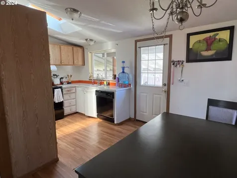 1949 Se Palmquist Road Gresham OR 97080