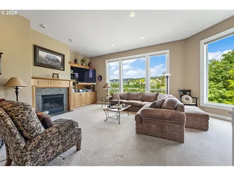 9621 NW Fleischner Street Portland OR 97229