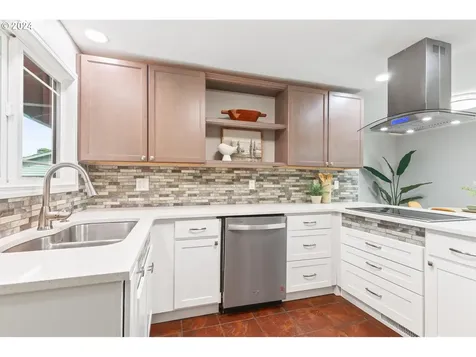 1394 Ne Arrowwood Street Hillsboro OR 97124