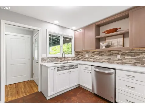 1394 Ne Arrowwood Street Hillsboro OR 97124