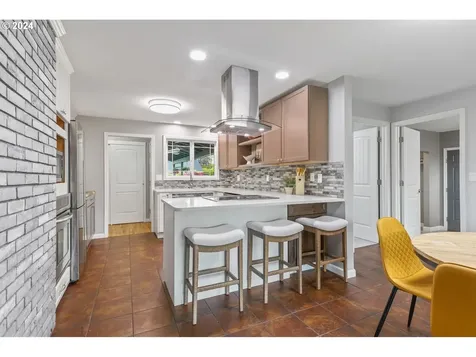 1394 Ne Arrowwood Street Hillsboro OR 97124