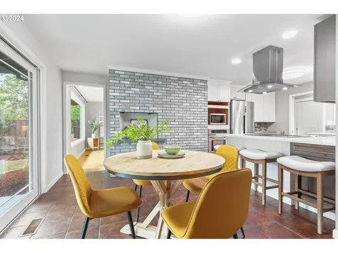 1394 Ne Arrowwood Street Hillsboro OR 97124