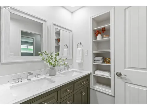 1394 Ne Arrowwood Street Hillsboro OR 97124