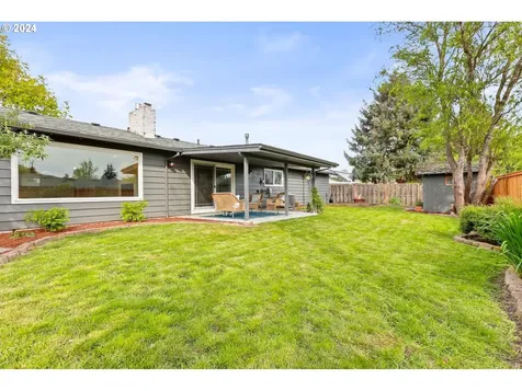 1394 Ne Arrowwood Street Hillsboro OR 97124