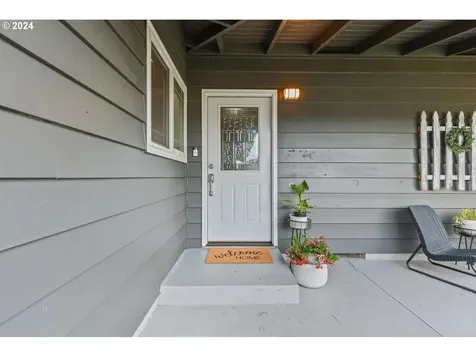 1394 Ne Arrowwood Street Hillsboro OR 97124