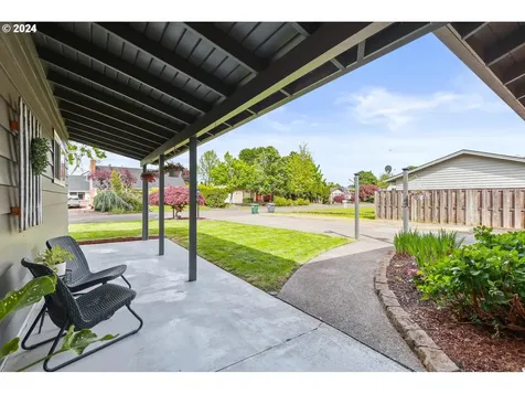 1394 Ne Arrowwood Street Hillsboro OR 97124