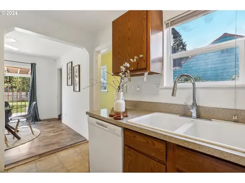9320 N Saint Johns Avenue Portland OR 97203