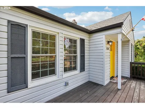 9320 N Saint Johns Avenue Portland OR 97203