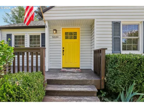 9320 N Saint Johns Avenue Portland OR 97203