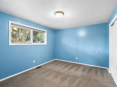 15322 Se Hawthorne Court Portland OR 97233