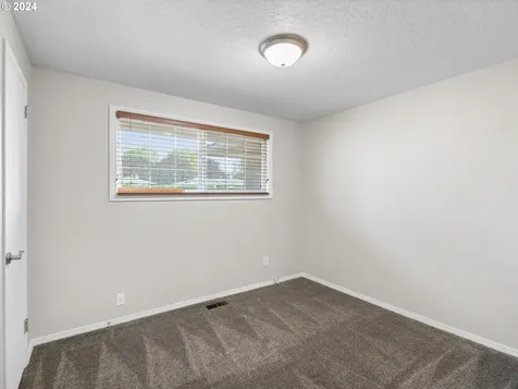15322 Se Hawthorne Court Portland OR 97233