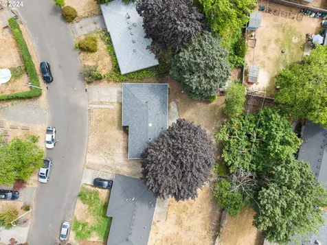 15322 Se Hawthorne Court Portland OR 97233