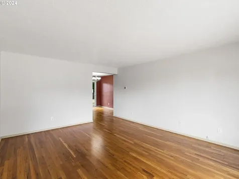 15322 Se Hawthorne Court Portland OR 97233