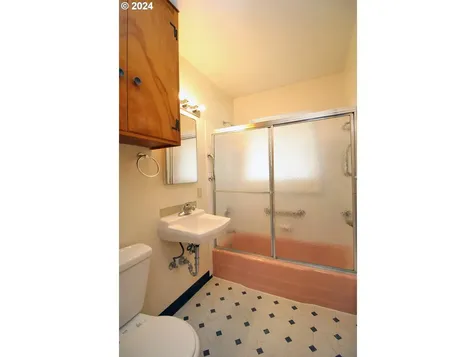 6431 Se Rhone Street Portland OR 97206