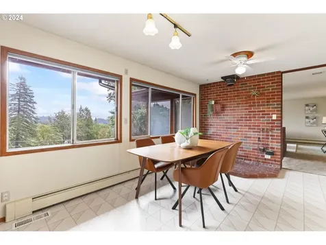 1228 Sw 60th Avenue Portland OR 97221