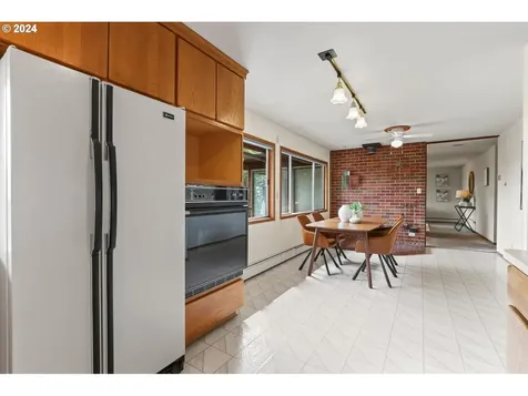 1228 Sw 60th Avenue Portland OR 97221