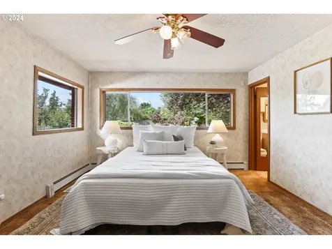 1228 Sw 60th Avenue Portland OR 97221