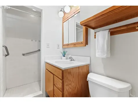 1228 Sw 60th Avenue Portland OR 97221