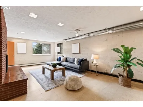 1228 Sw 60th Avenue Portland OR 97221