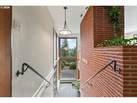 1228 Sw 60th Avenue Portland OR 97221