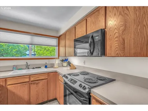 1416 Se 151st Avenue Portland OR 97233
