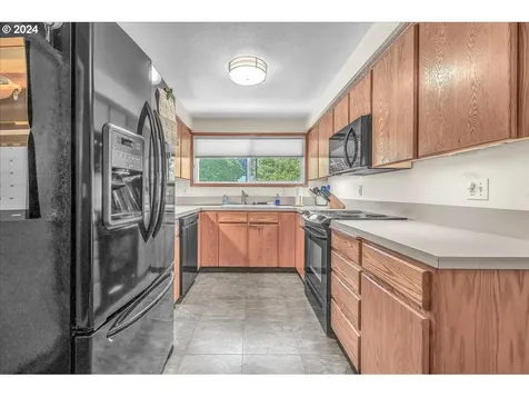 1416 Se 151st Avenue Portland OR 97233
