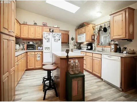 231 Alpha Way Onalaska WA 98570